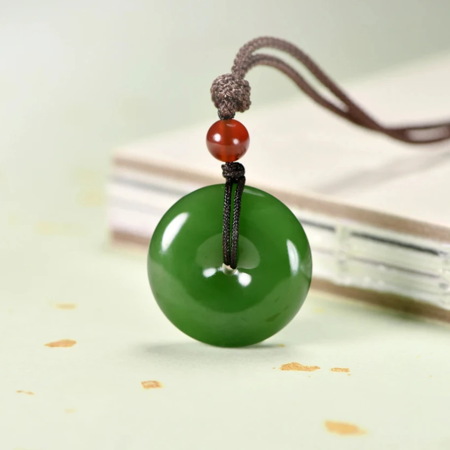 新疆天然老坑菠菜绿平安扣