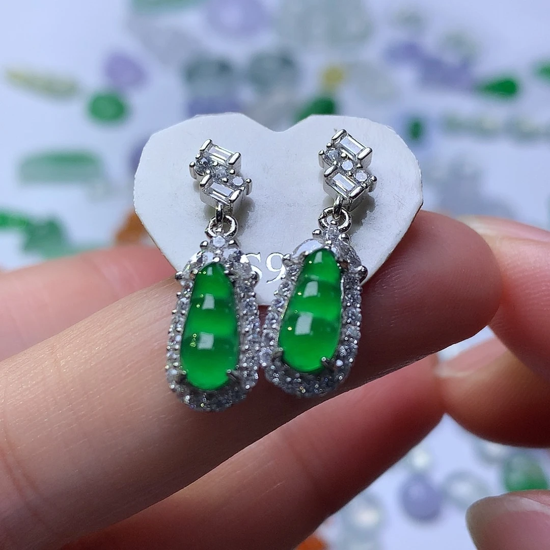 翡翠未镶嵌颈饰豆