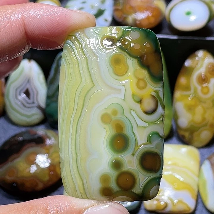 玛瑙/玉髓未镶嵌珠宝奇石