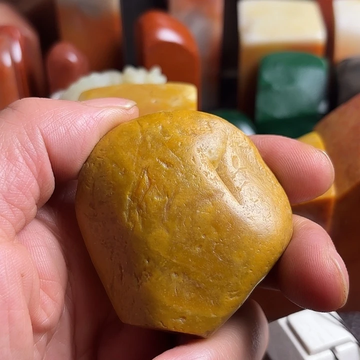 老挝石精美老挝田黄章