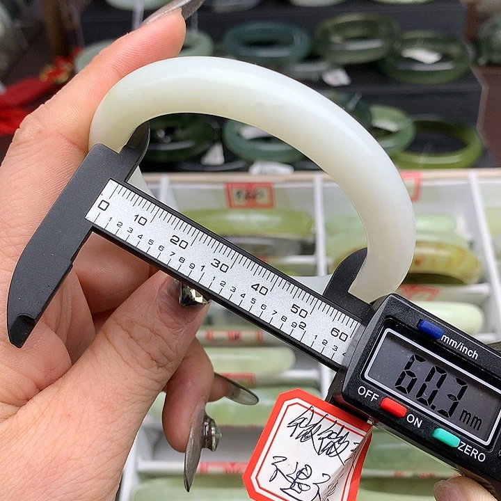 蛇纹石玉手镯未镶嵌856