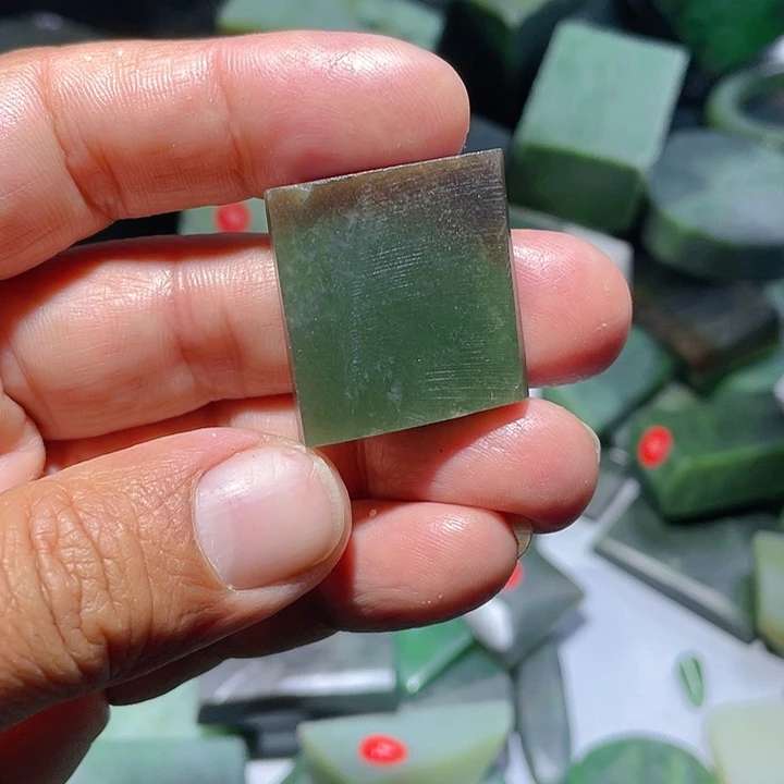 和田玉未镶嵌珠宝奇石