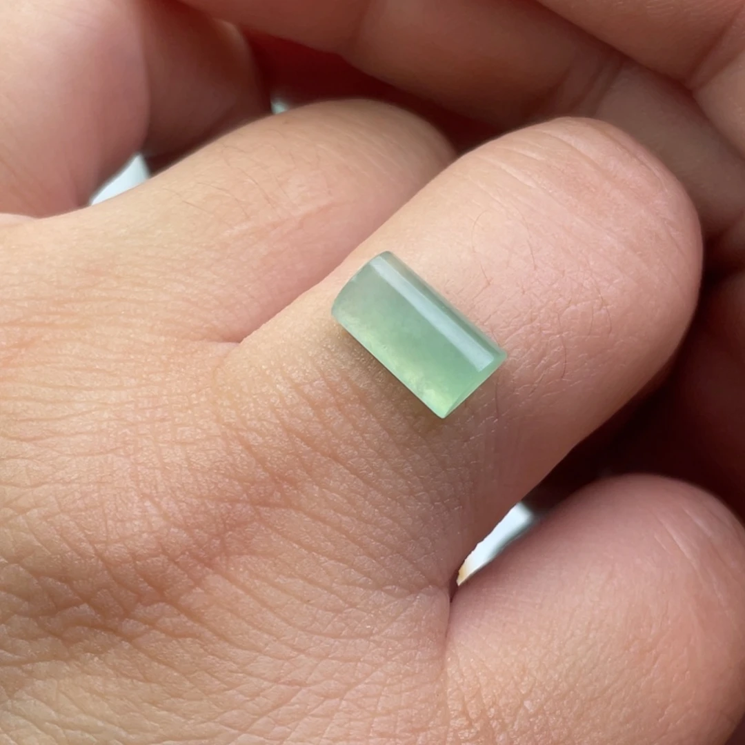 定制翡翠未镶嵌马鞍