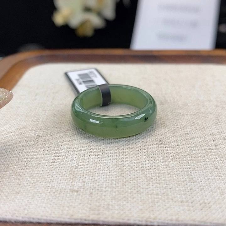 和田玉（糖玉）未镶嵌戒指Z85 碧绿 点墨 泥鳅背18.0