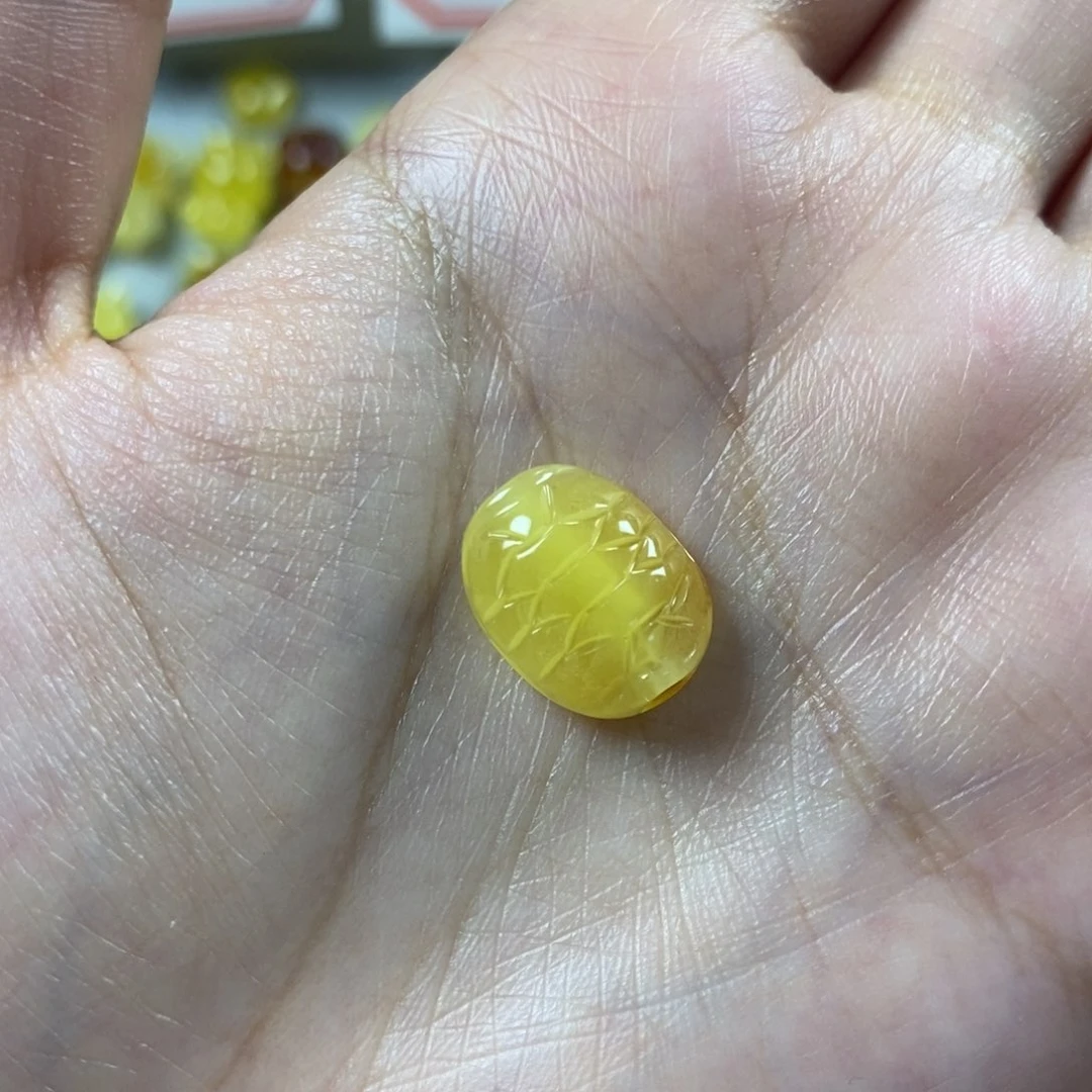 琥珀裸石未镶嵌r**e富甲