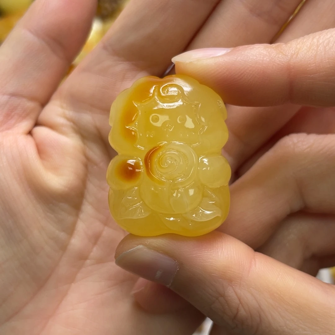 琥珀未镶嵌裸石天然琥珀蜜蜡小羊