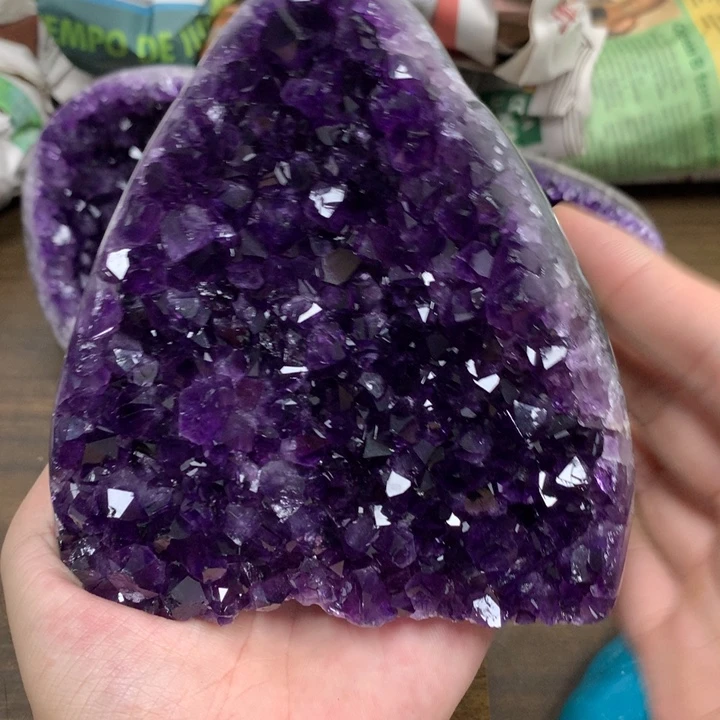 未镶嵌水晶大型摆件（非配饰）