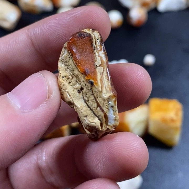 未镶嵌定制琥珀陈**成