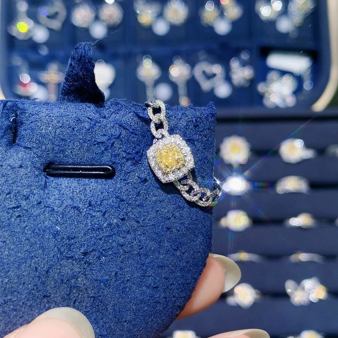 【闪购商品】18K金镶嵌戒托钻石i****s黄钻方糖戒指