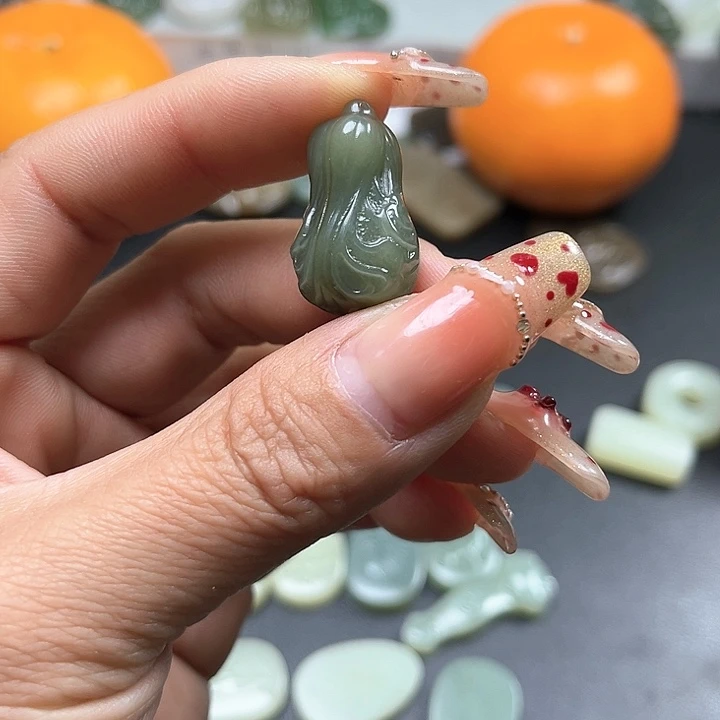 【闪购商品】和田玉颈饰未镶嵌凉**染