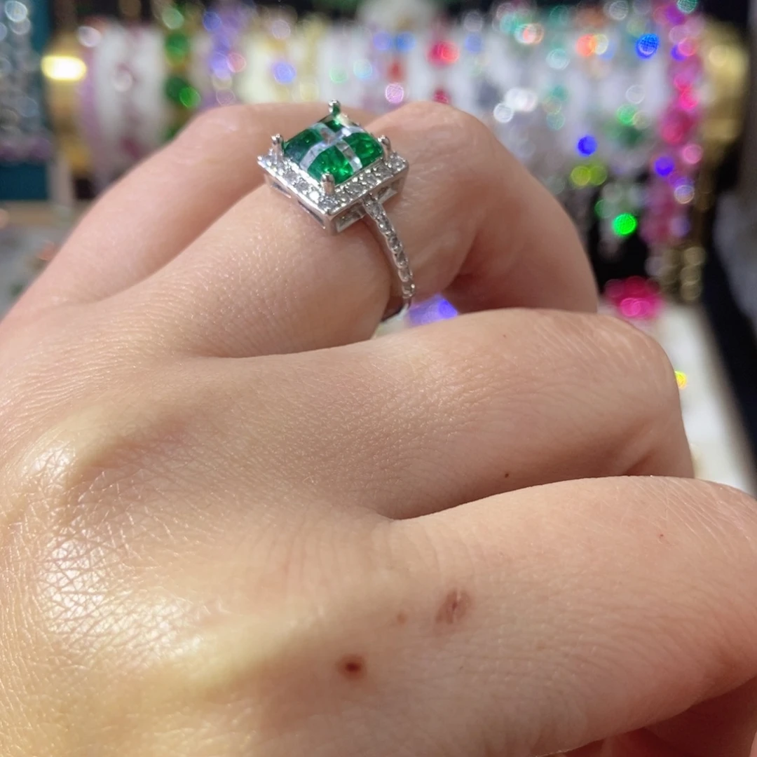 66锆石（处理）戒指