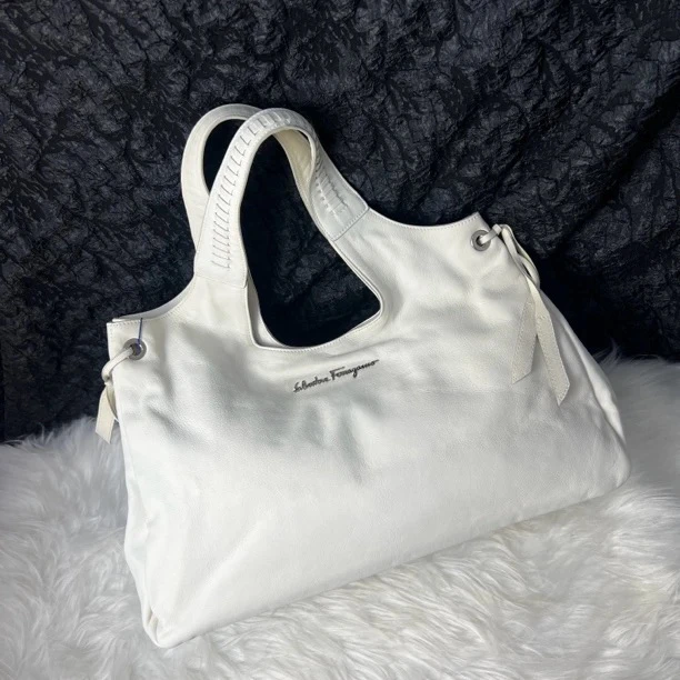 95新 FERRAGAMO/菲拉格慕 菲拉格慕白色托特单肩包