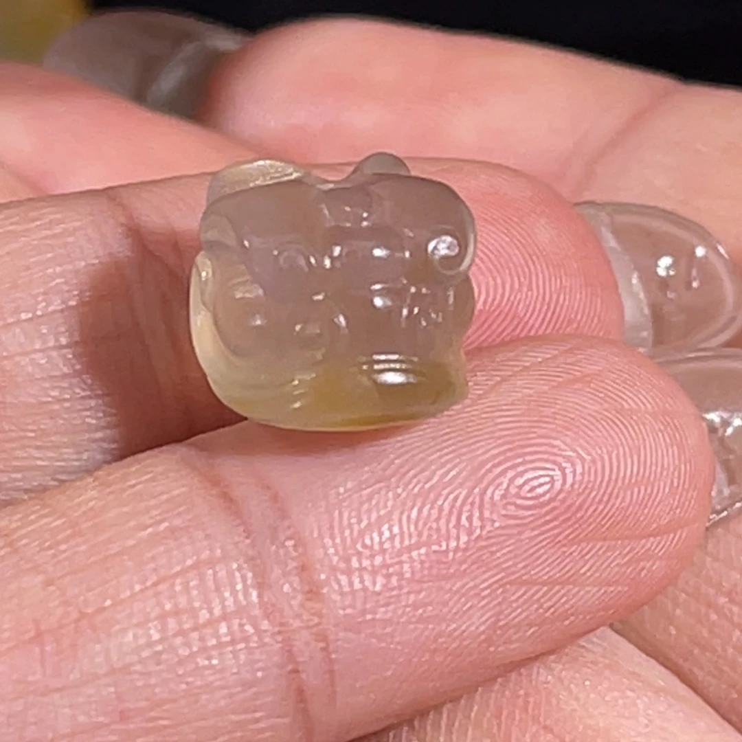 玛瑙/玉髓未镶嵌黄冰醒狮11*10不退换