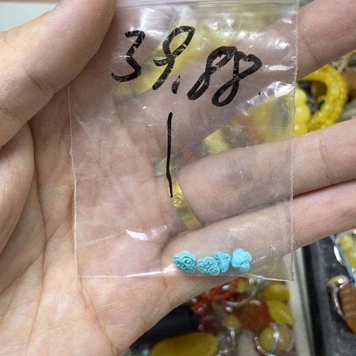 未镶嵌蜜蜡裸石多样性发货其一