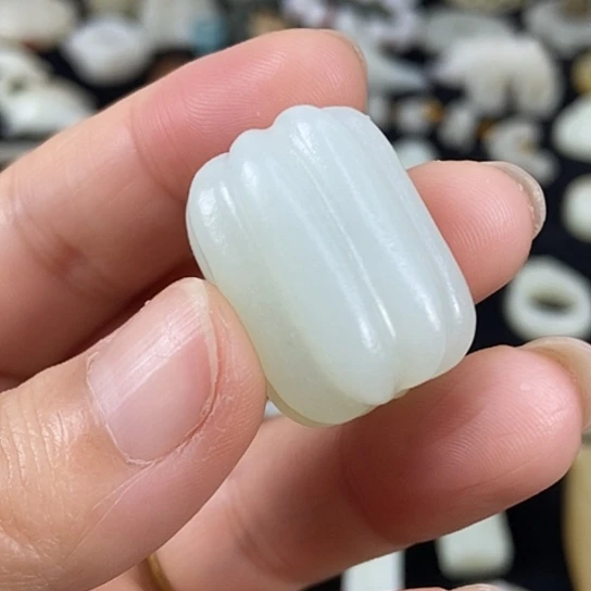 和田玉（糖玉）未镶嵌挂件