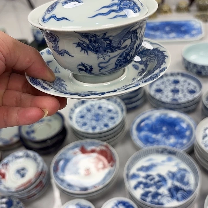 瓷片青花铠甲龙三才元宝盖碗