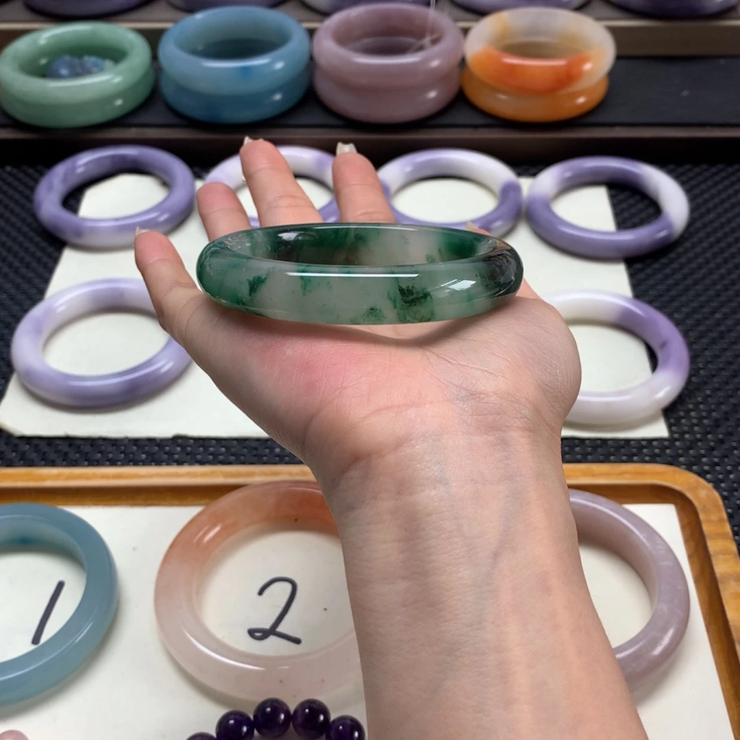 石英岩玉手镯未镶嵌软*猫