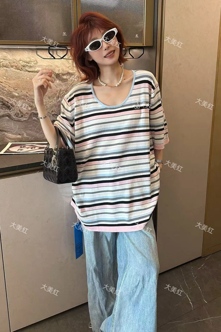 【2025新款】夏季设计师款oIo粉灰不规则条纹短袖套头针织衫