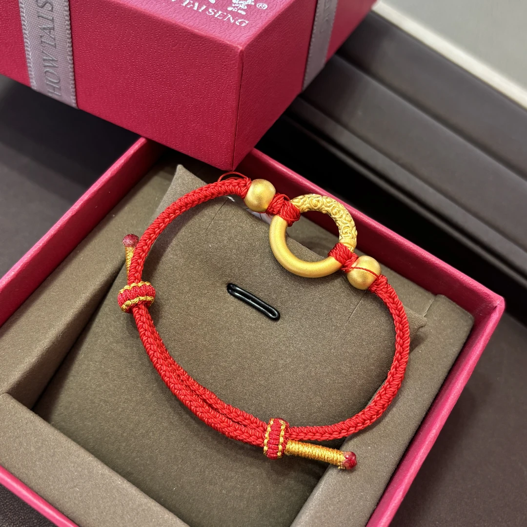 Chow Tai Seng/周大生平安扣黄金转运珠红绳手链同心圆金箍圈情侣