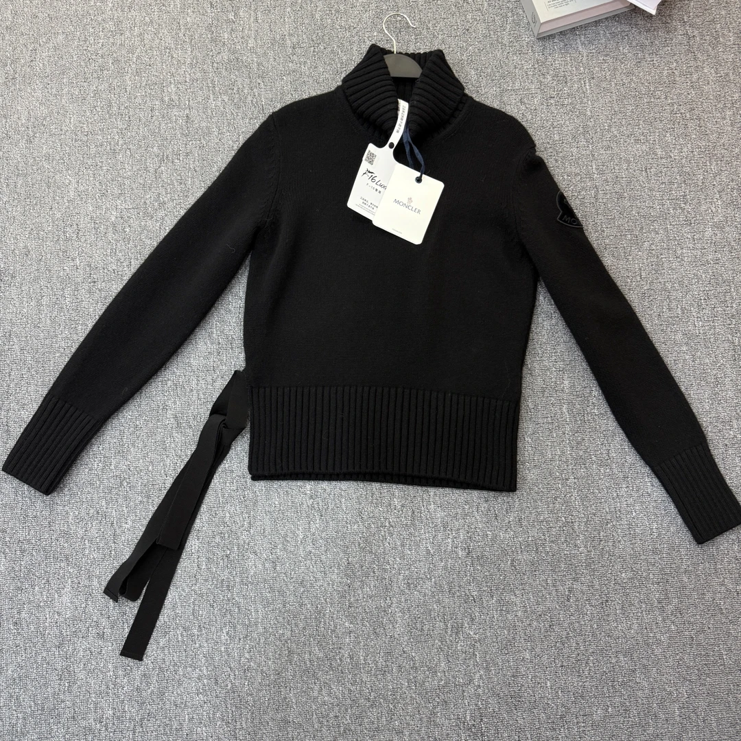 未使用 MONCLER 纯色高领毛衣 女款 黑色 尺码L/F1600922
