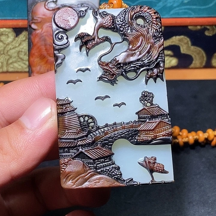 骑***街和田玉未镶嵌颈饰CC