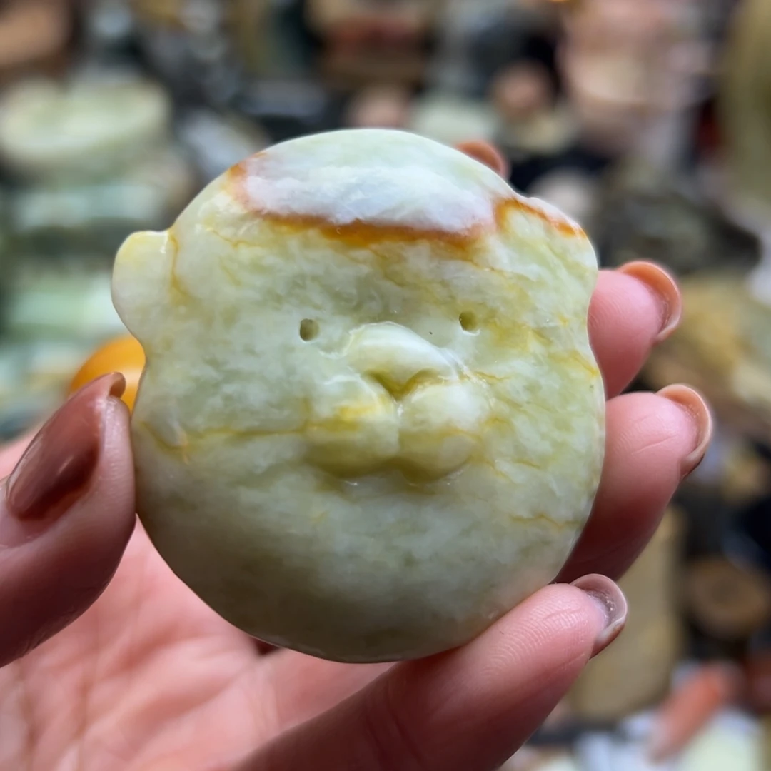 岫玉未镶嵌颈饰花玉熊有点没光好