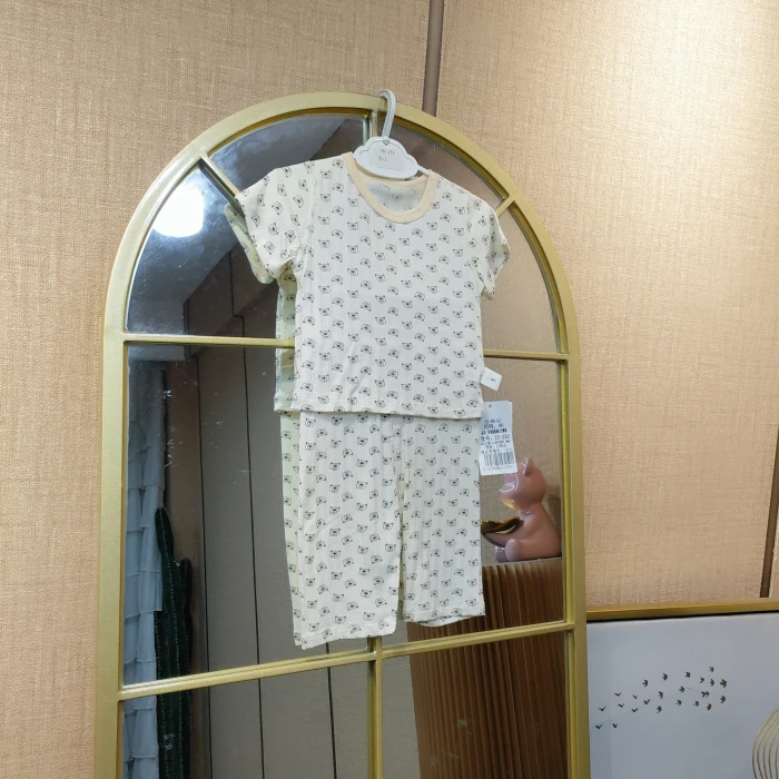 AH096   宝宝白色短袖七分裤空调服套装   夏季  尺码偏小1码