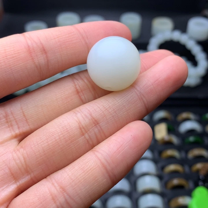 和田玉和田玉未镶嵌良**妖