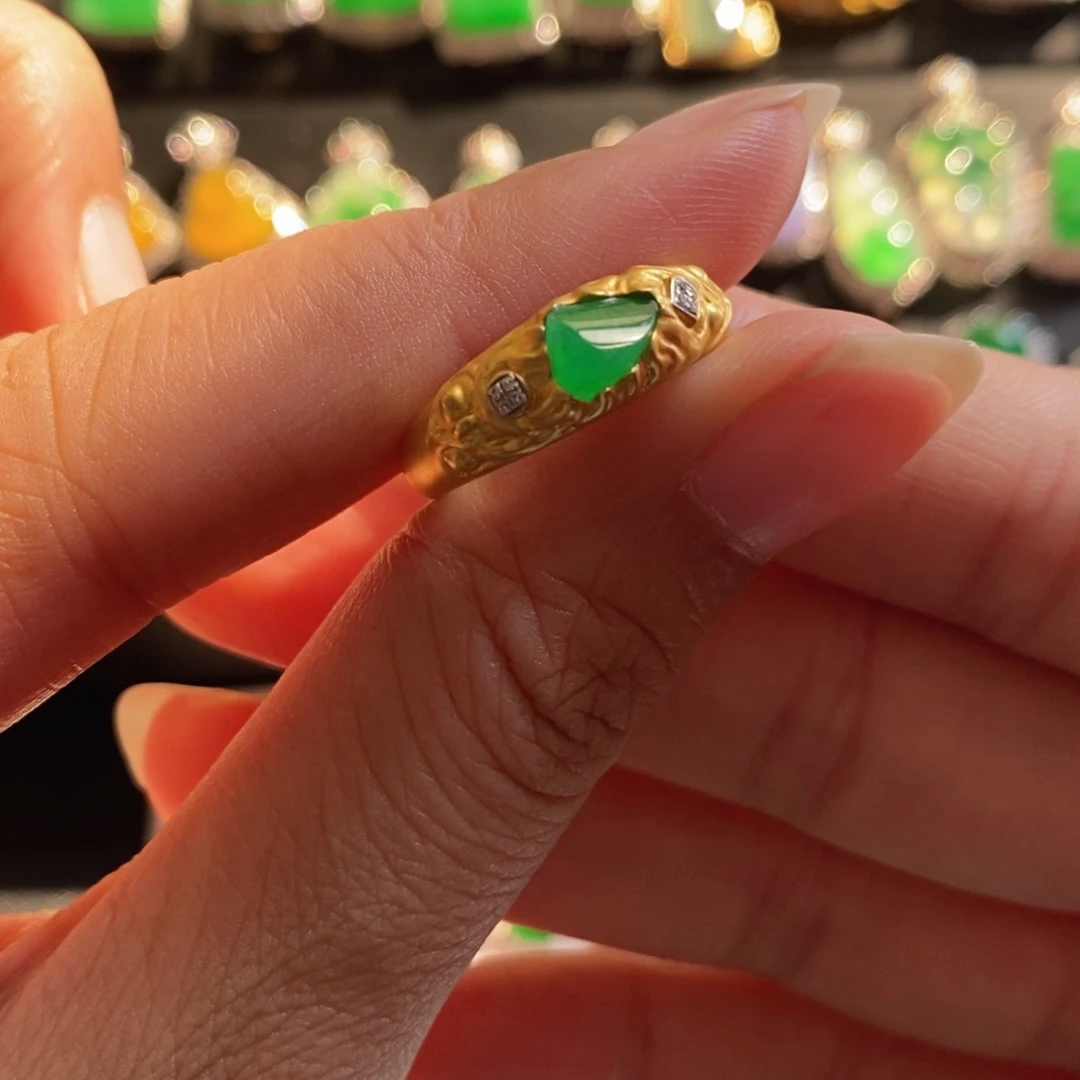 翡翠18K金镶嵌戒指缅甸
