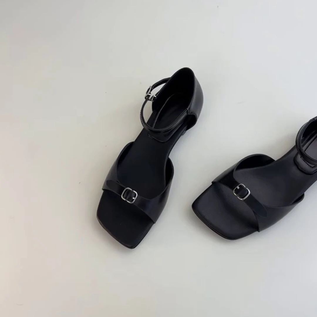 超火~羊皮版~法式复古高级感一字扣带露趾方头凉鞋新款细跟平底鞋