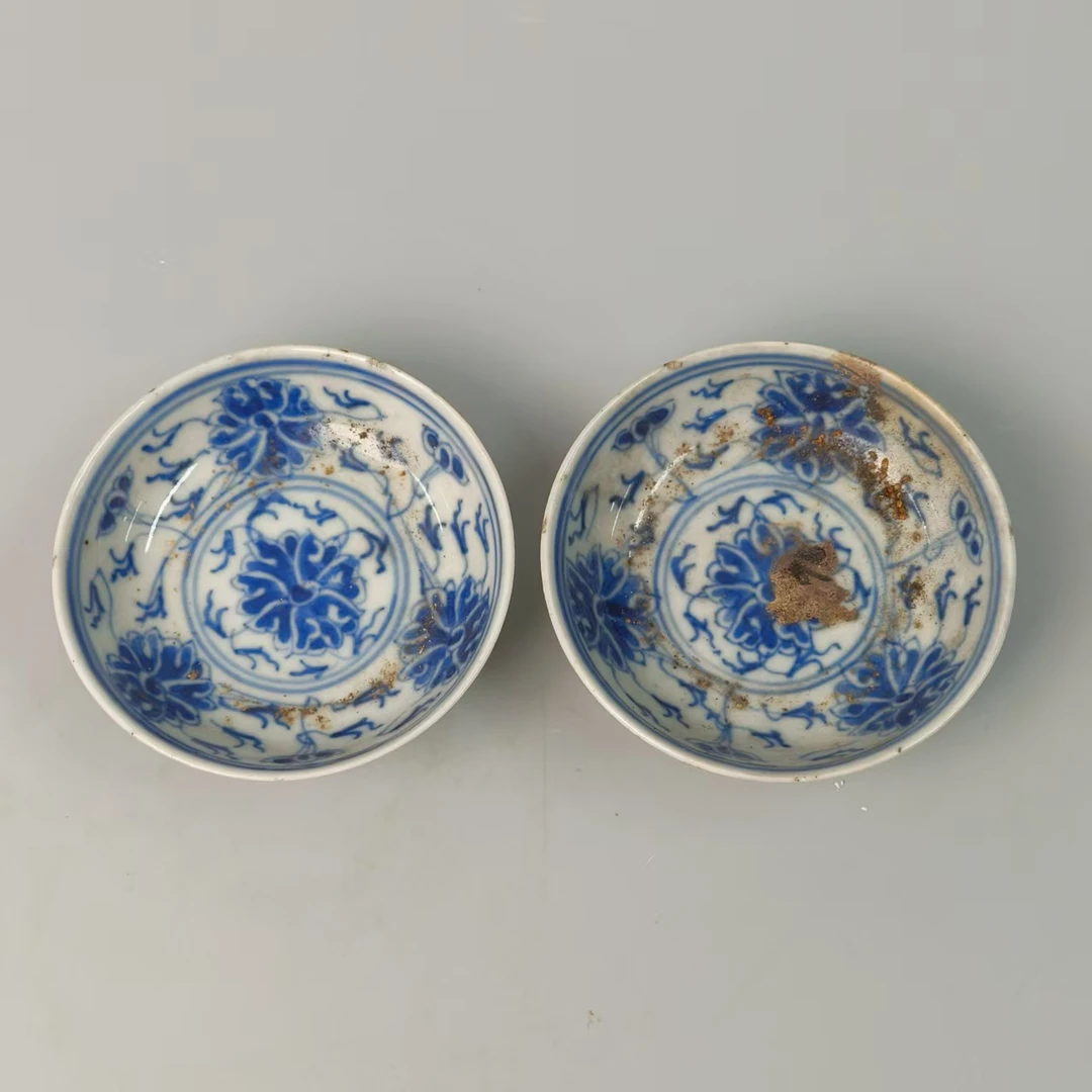 517136晚清 青花缠枝花卉小蝶一对