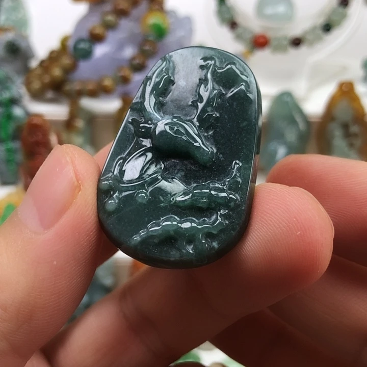 翡翠未镶嵌颈饰翡翠