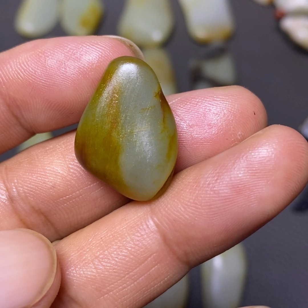 和田玉（糖玉）未镶嵌挂件