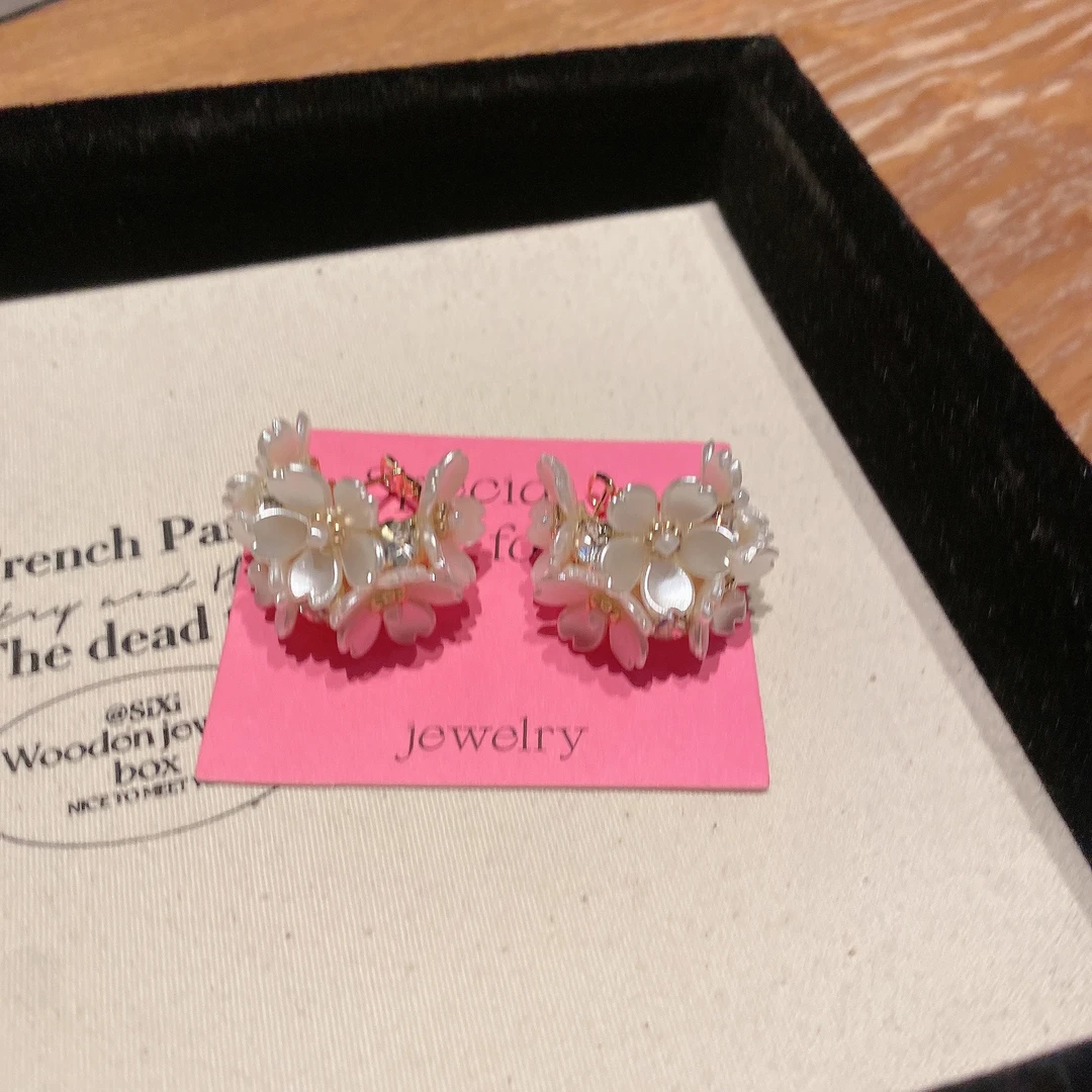 铜合金贝壳耳饰 超仙法式立体花朵圆圈耳环复古小众设计感耳钉