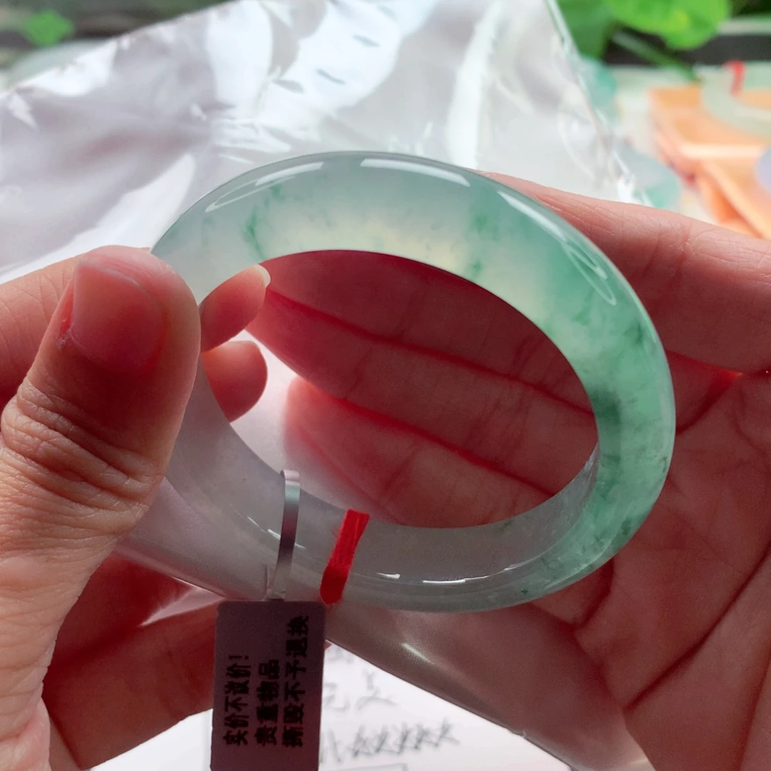 翡翠未镶嵌手镯51.6正冰起光冰透飘绿花巨漏价A