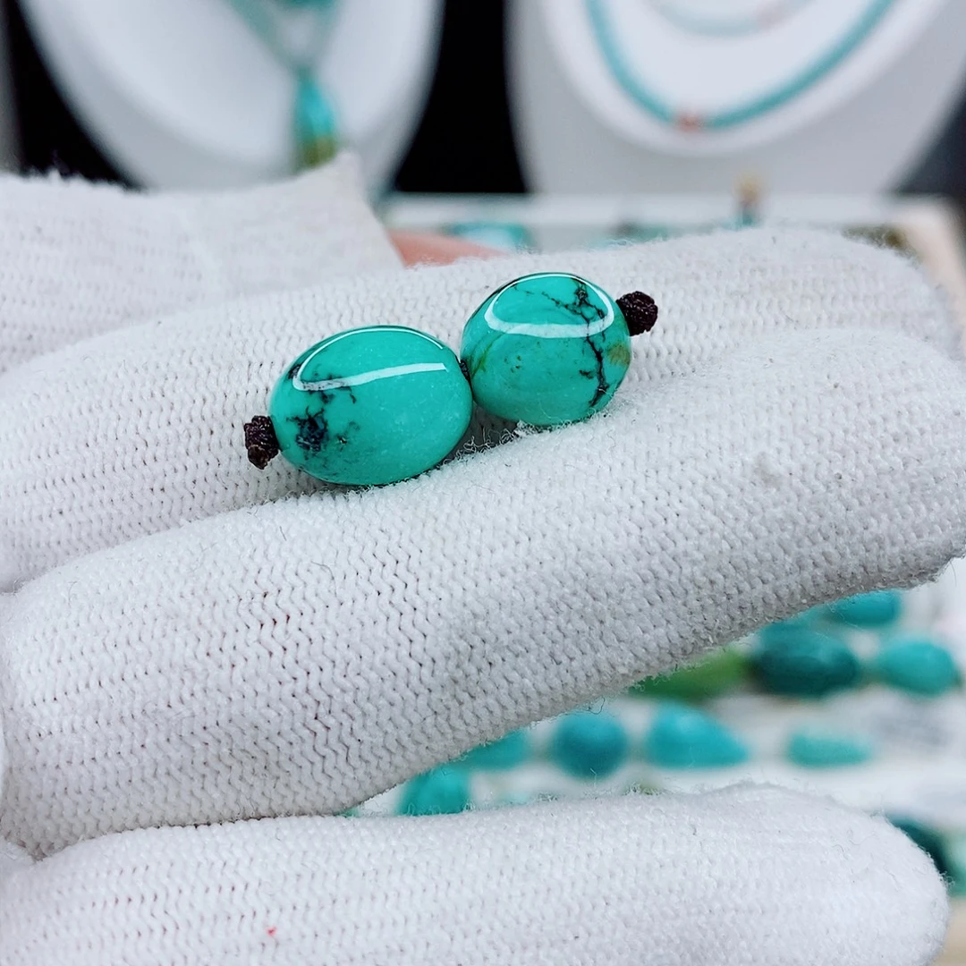 绿松石未镶嵌颈饰