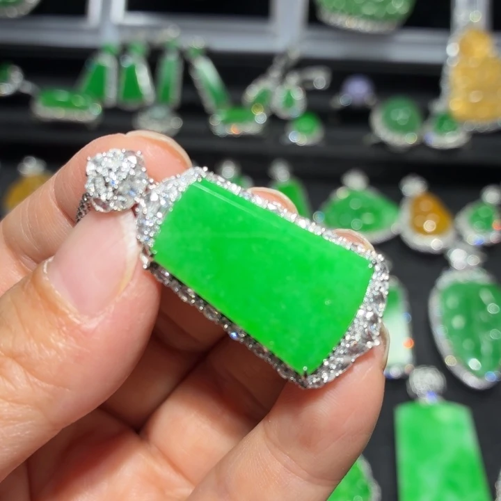 翡翠18K金镶嵌吊坠(不含链)翡翠