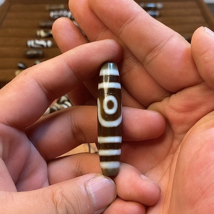 玛瑙/玉髓颈饰未镶嵌执****者