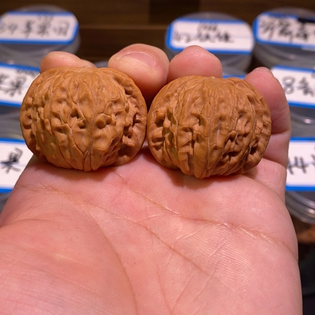 大***欣文玩核桃吊坠37正磨