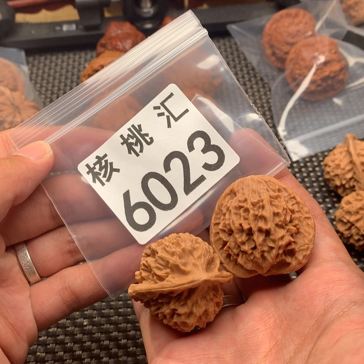 文玩核桃吊坠杜*秦公子