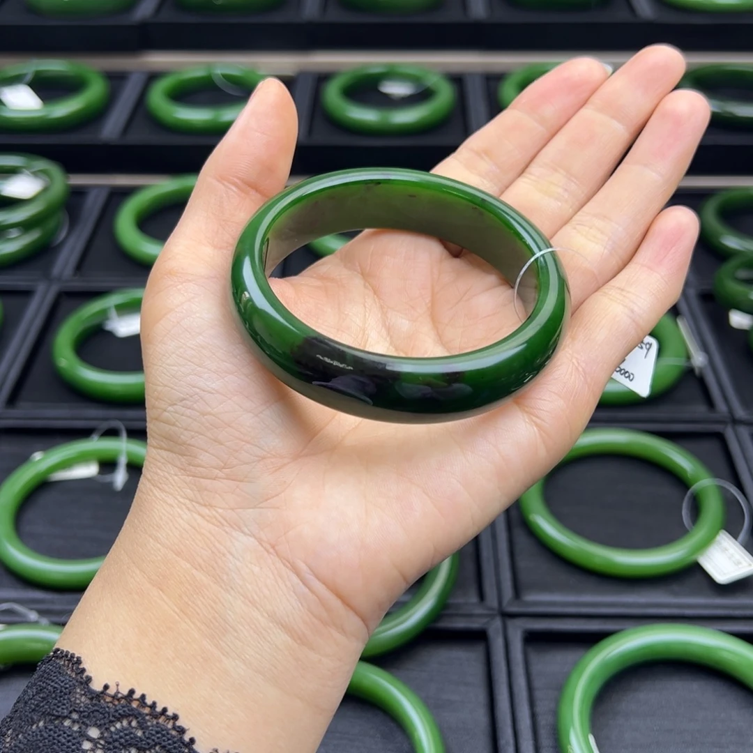 和田玉（碧玉）未镶嵌手镯