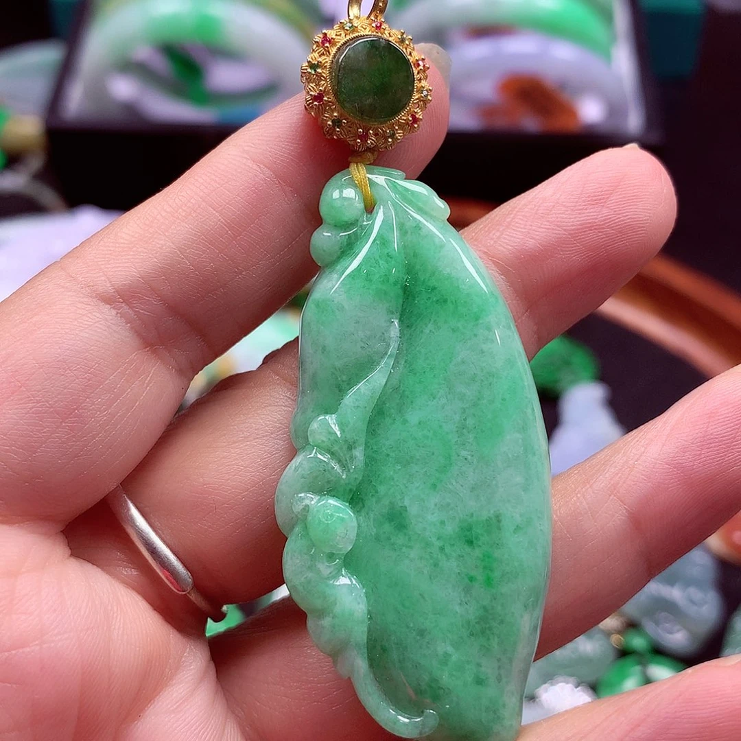 翡翠银S925镶嵌颈饰翡翠