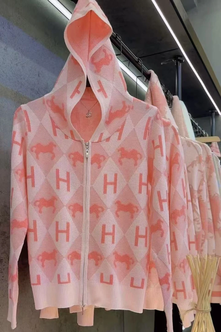 【定制大码女装80-200斤】提花气质撞色字母显瘦百连帽上衣款2090