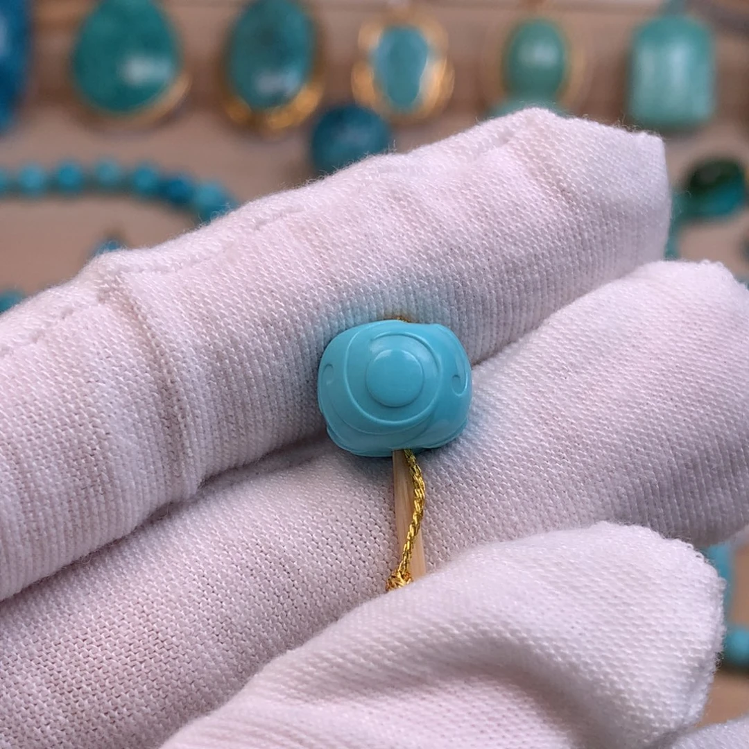 绿松石未镶嵌珠宝奇石