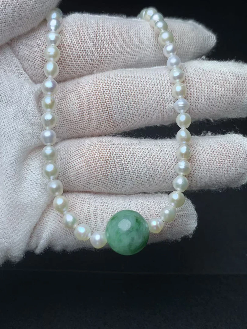 翡翠吊坠天然翡翠A货飘绿圆珠吊坠正品翡翠阳绿转运珠配珍珠项链