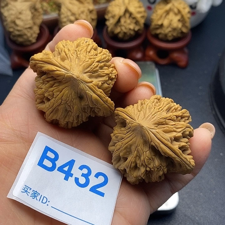 文玩核桃把件虎头4.3