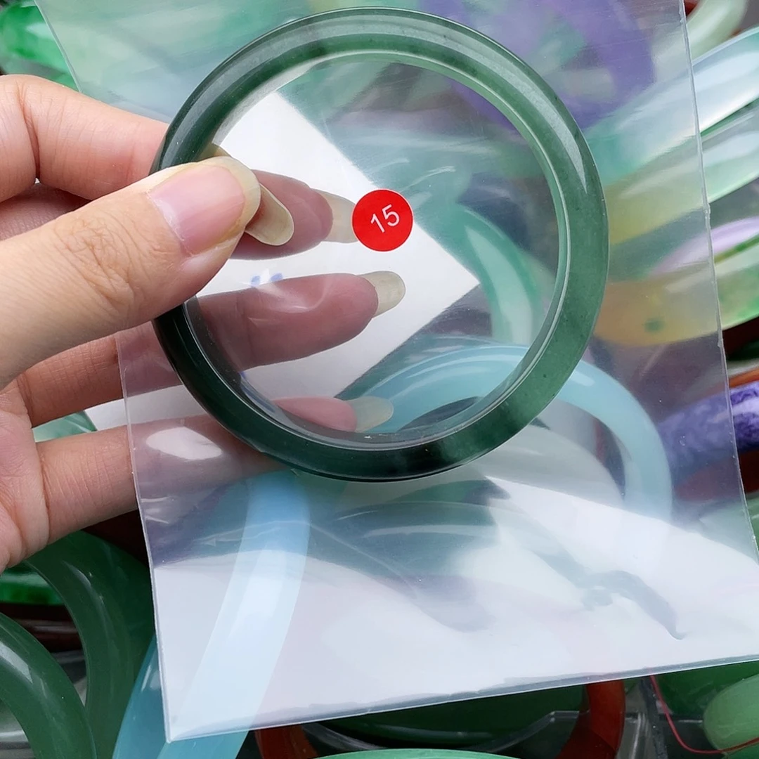 【闪购商品】石英质玉手镯未镶嵌61