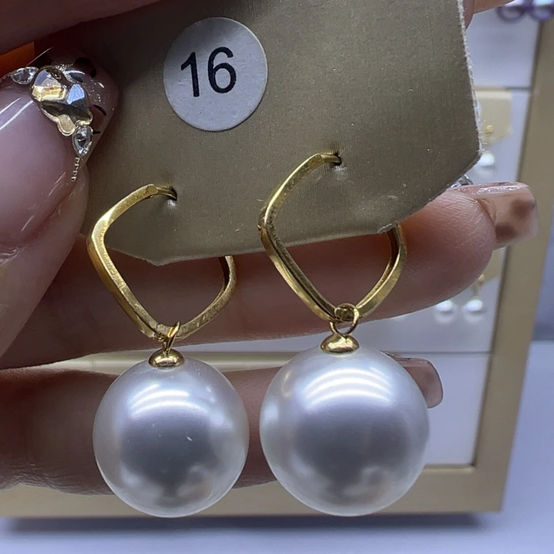 18K金镶嵌淡水珍珠耳饰