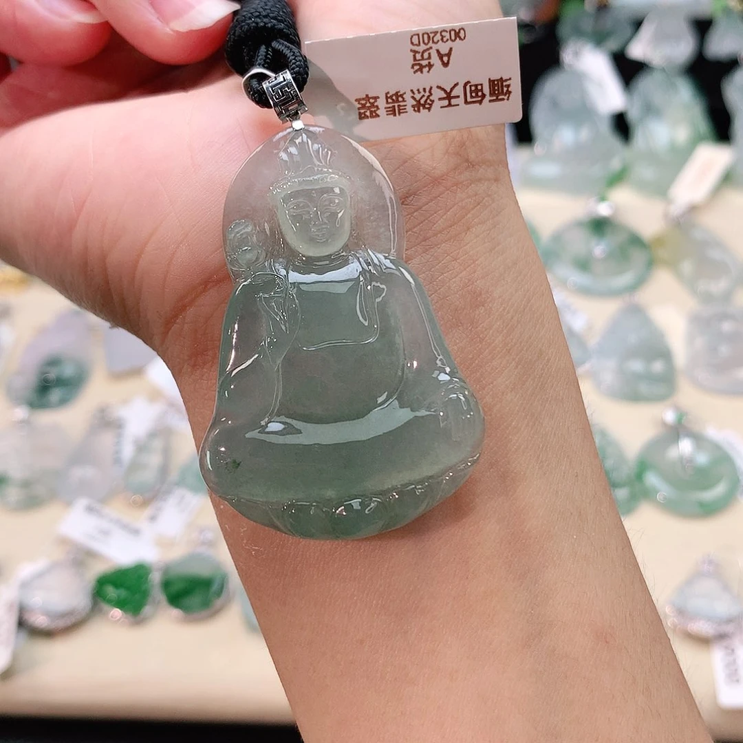 翡翠18K金镶嵌颈饰素衣