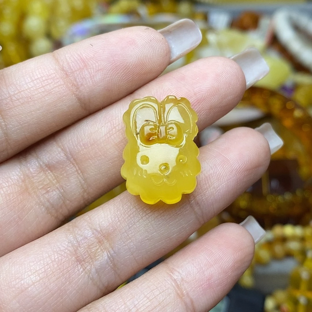 未镶嵌琥珀珠宝奇石